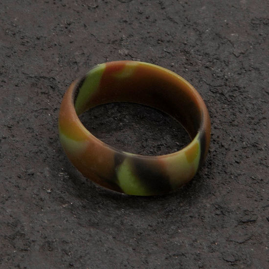 silicone rubber camo wedding rings are heat resistant, non-conductive, flexible, and waterproof