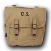 Reproduction US WWII M36 Musette Bag, 100% canvas, olive drab, Inside has 4 compartments, back has a compartment, side pocket
