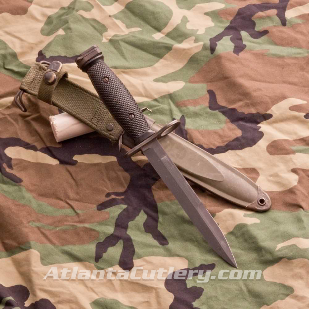 Picture of US M7 Bayonet with Scabbard