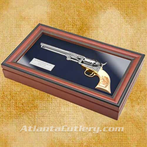 Picture of Hickock Non Firing Revolver with Display Box