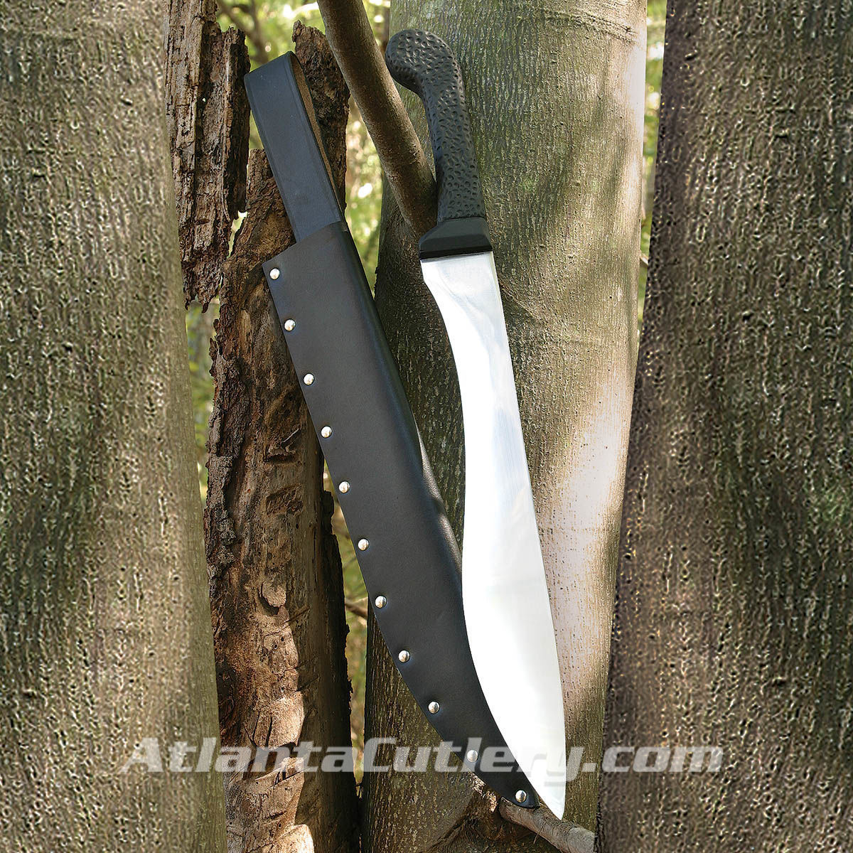 Windlass Cobra Steel Falcata machete has a razor-sharp edge and includes a riveted leather belt sheath