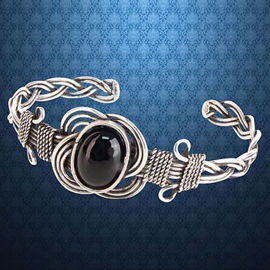Picture of Celtic Onyx Knot Bracelet
